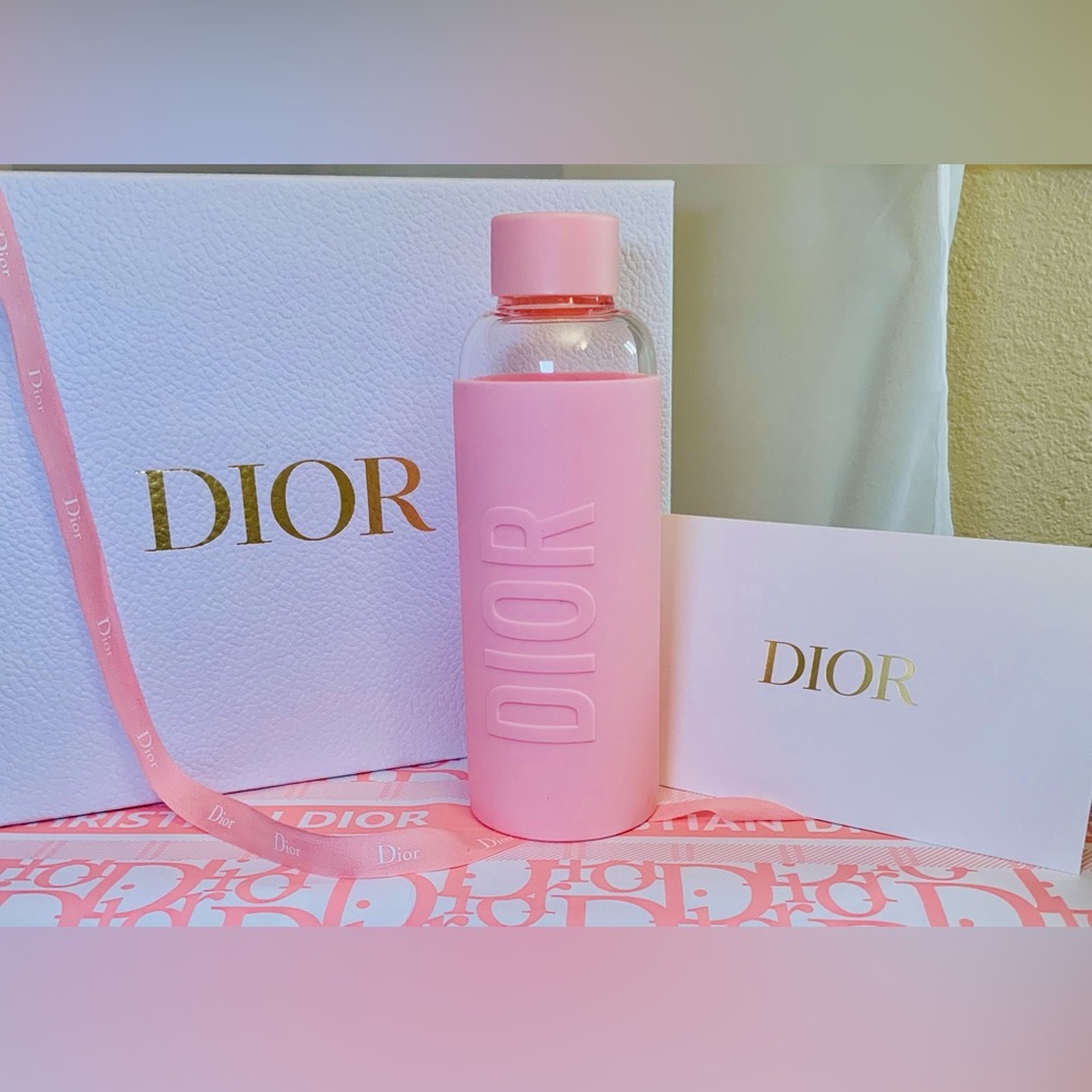 Dior Glass Water Bottle with Pink Silicone Cover Traveling - Picture 9 of 13
